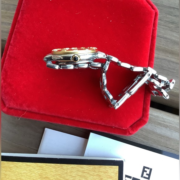 Ladies FENDI watch💥DRESSY💥 - Picture 10 of 13